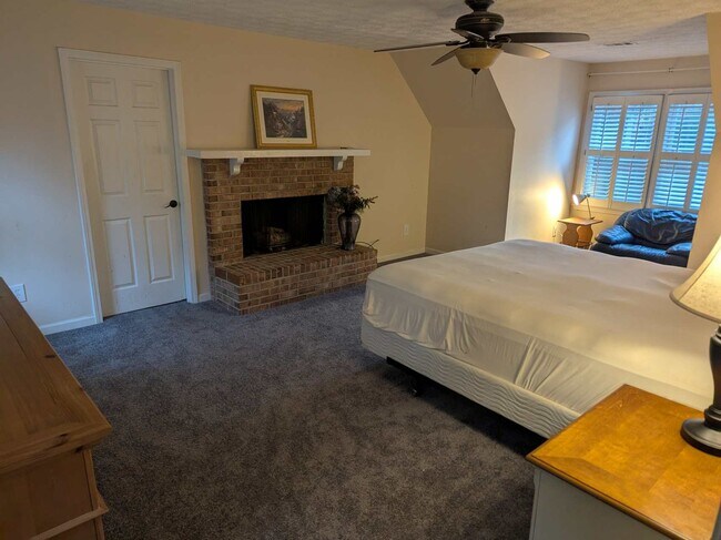 Building Photo - 1116 Santa Fe Station