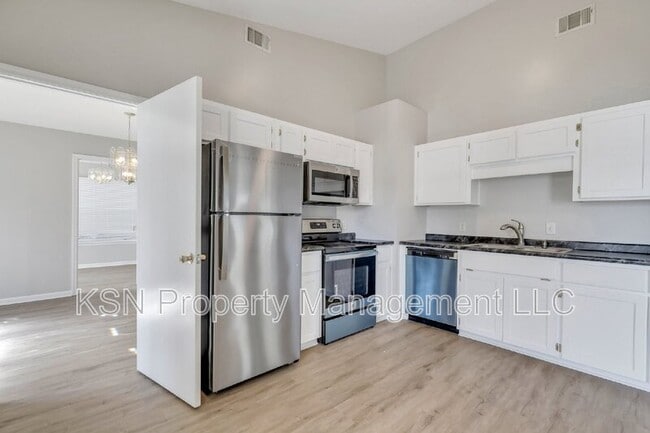 Building Photo - 129 Finn Cir