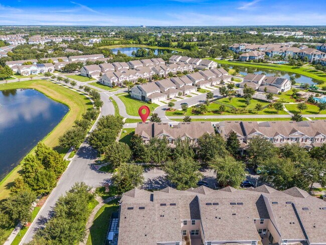 Building Photo - Spacious 3-Bed, 2.5 Bath End Unit Townhome in Windermere with 2 Car Garage!