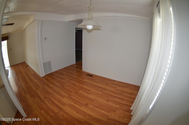 Building Photo - 1931 Coco Plum St NE
