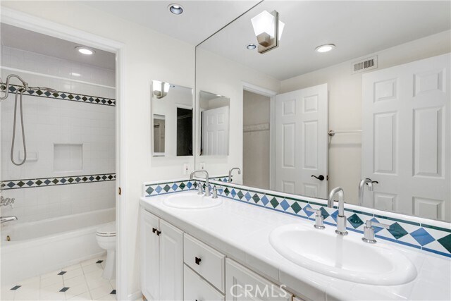 Building Photo - 21335 Dove Pl