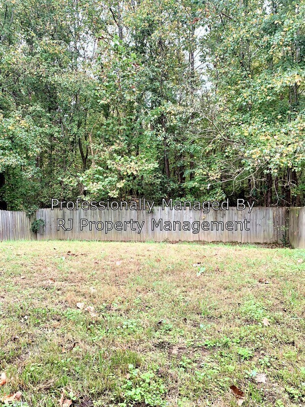 Building Photo - 4847 Royal Run Dr