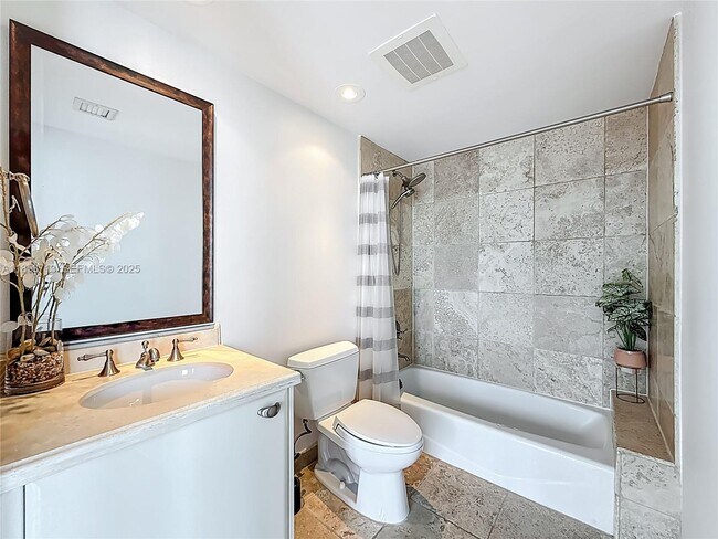 Building Photo - 333 Las Olas Way