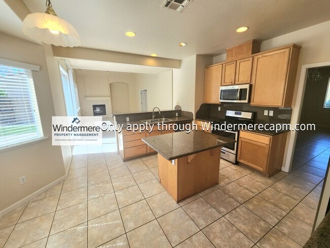Building Photo - Gorgeous Home in Natomas!
