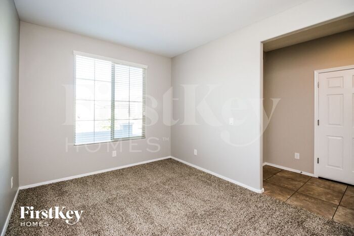 Building Photo - 2117 W Bennett Way