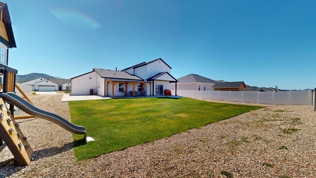 Building Photo - 4 Bedroom Home with 3 Car Garage in Enoch
