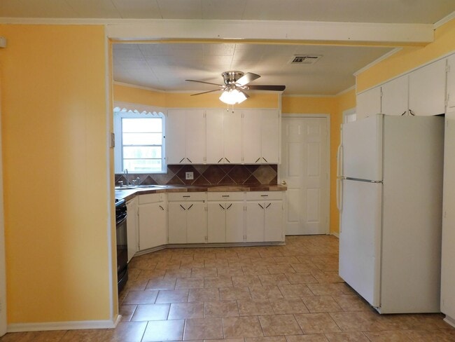 Building Photo - 1117 Patricia Dr