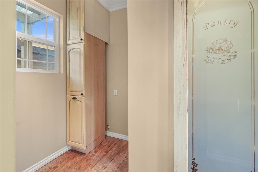 Building Photo - 24427 Ward St