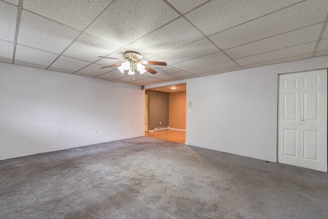 Building Photo - 1560 Douglas Ave