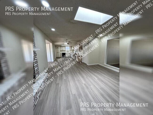 Building Photo - 711 N Oracle-