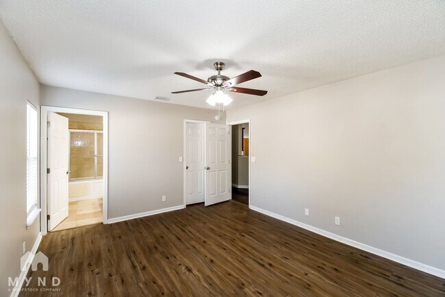 Building Photo - 100 Autumn Springs Ct W