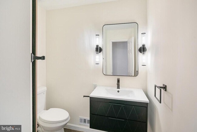 Building Photo - 13417 Silver Moon Way
