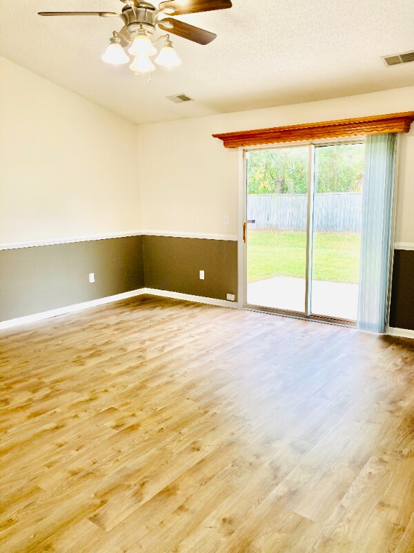 Building Photo - 98 Creek Bend Dr
