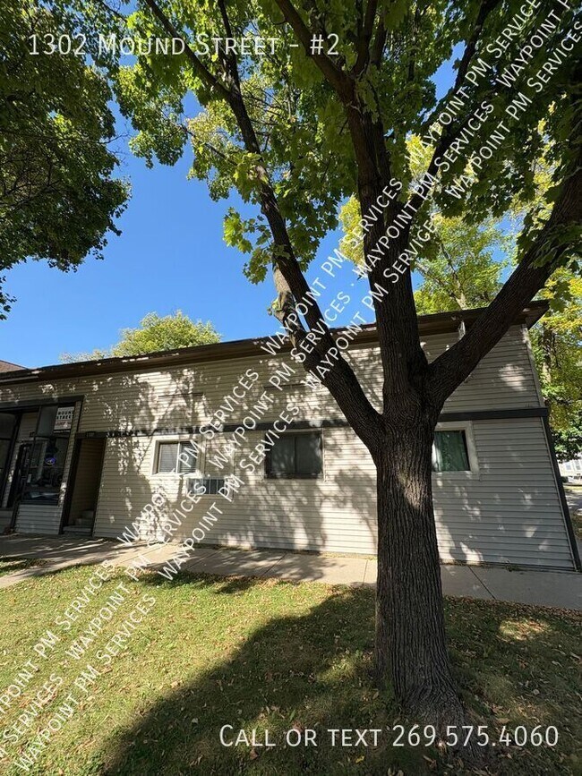 Building Photo - 1302 Mound St