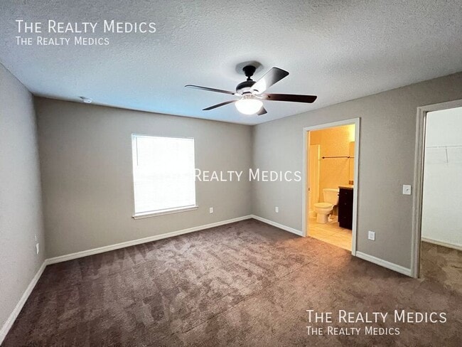 Building Photo - 36 Malauka Run Dr