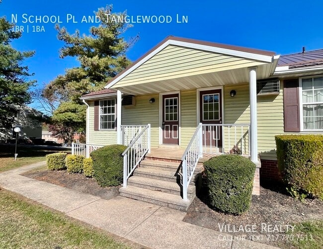 Building Photo - 335 N School Pl