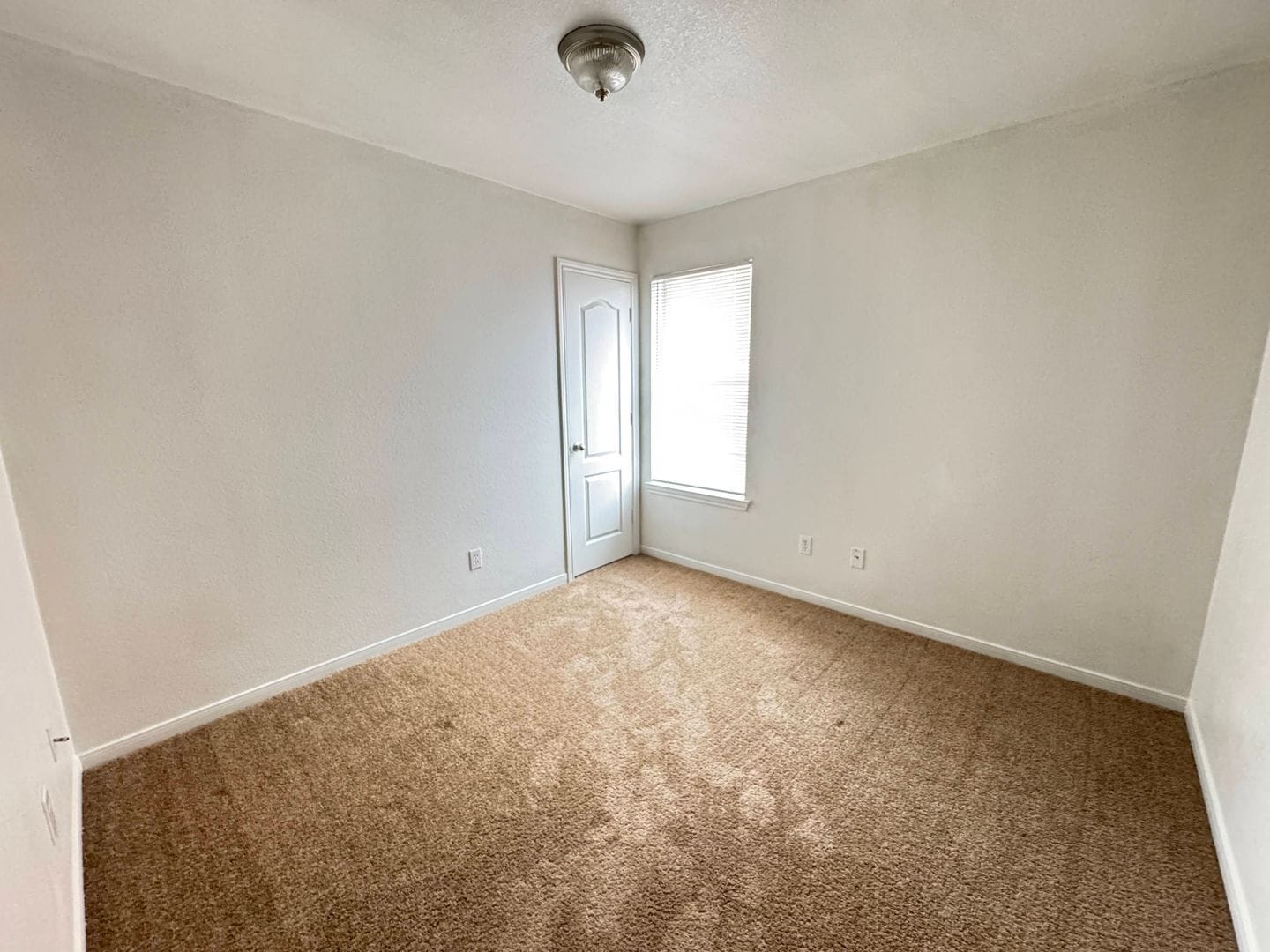 Building Photo - 406 Brittney Way