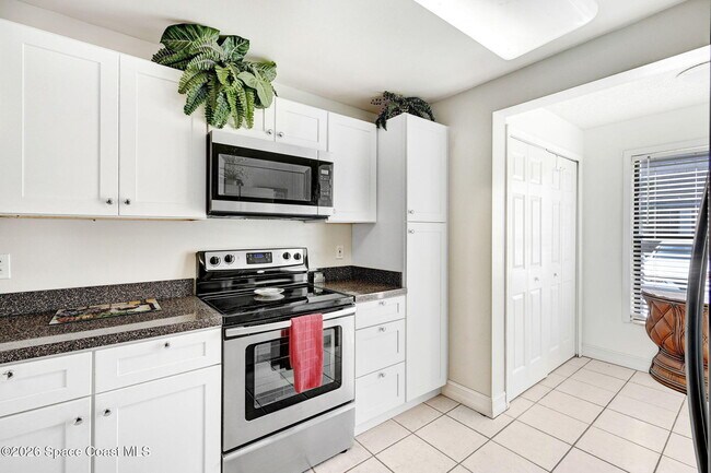 Building Photo - 436 Sailfish Ave