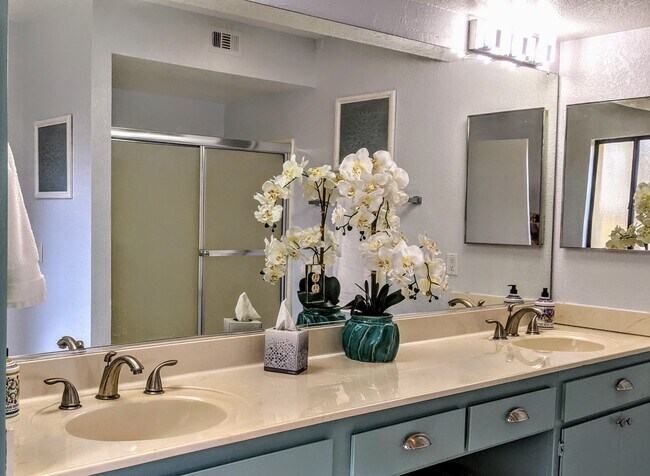 Bathroom #1 - 35200 Cathedral Canyon Dr