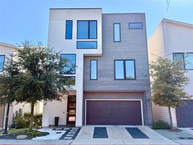 Building Photo - 7915 Floracita Ln