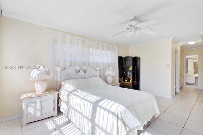 Building Photo - 1700 NE 191st St