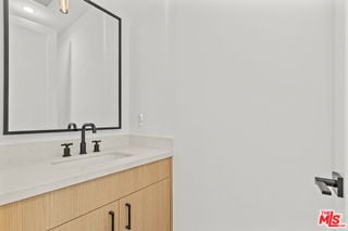 Building Photo - 5841 Kester Ave