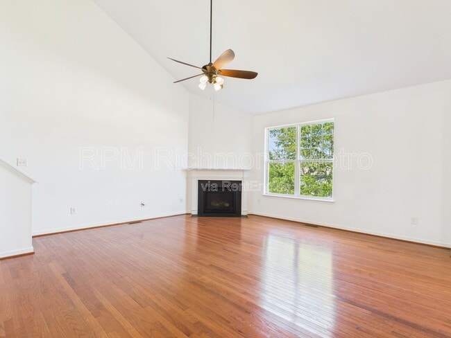 Building Photo - 656 Abbey Village Cir