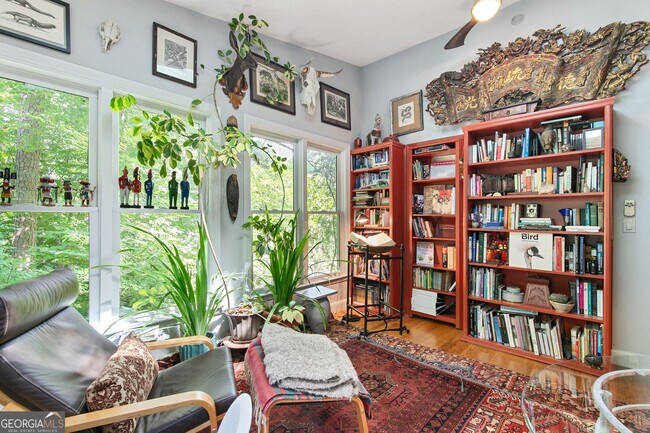 Building Photo - 1232 Bernadette Ln NE