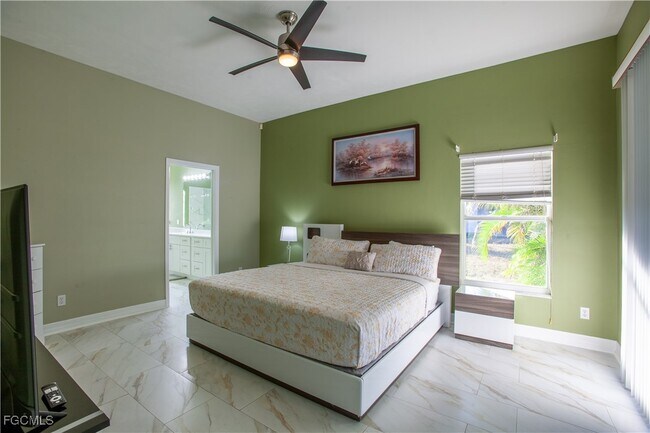 Building Photo - 2549 SW 38th St