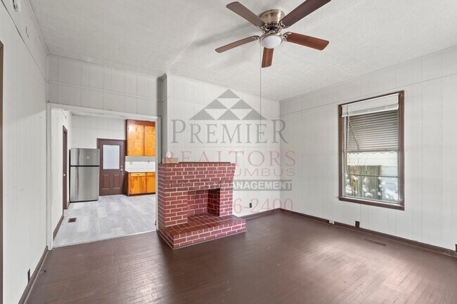 Building Photo - 108 Comer St