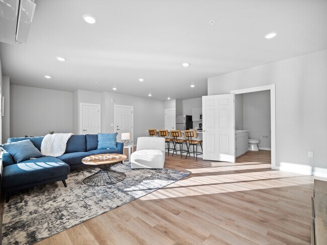 Building Photo - Sun Meadows