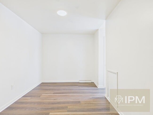 Building Photo - Cozy 1 Bedroom 1 Bath Apartment for Rent in Carlisle, PA!