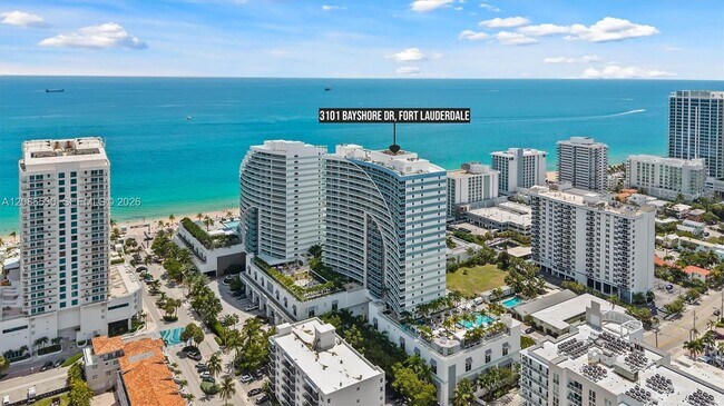 Building Photo - 3101 Bayshore Dr