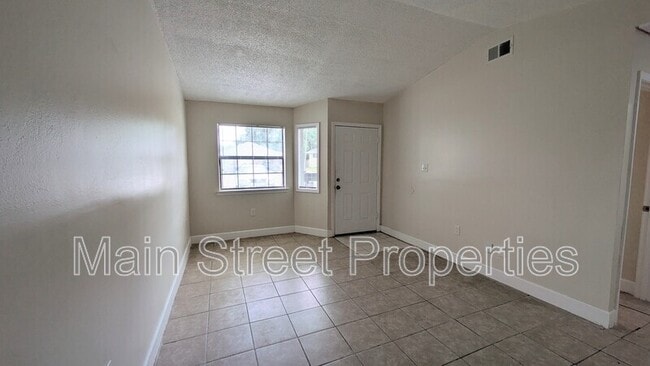 Building Photo - 8264 Continental Dr