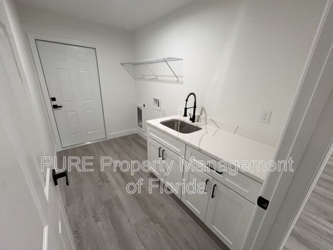 Building Photo - 5787 NW 62nd Ave