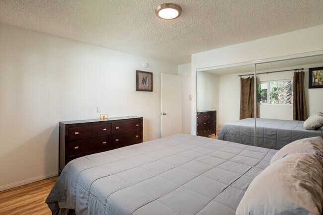 Building Photo - 11905 Avon Way