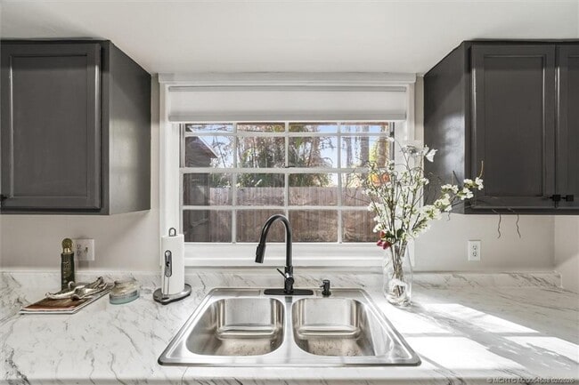 Building Photo - 2195 43rd Ave