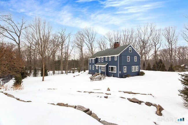 Building Photo - 5 Tall Trees Dr