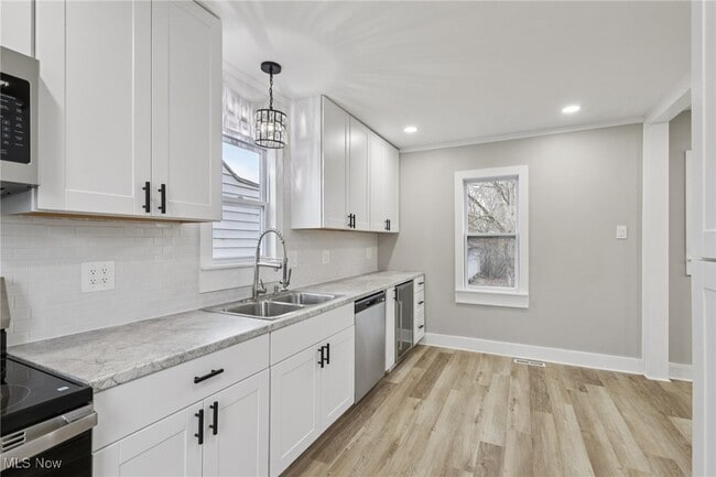 Building Photo - 133 N Pearl St