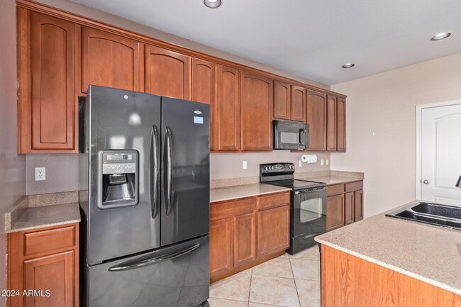 Building Photo - 4937 N 108th Ave