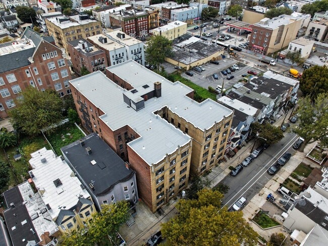 Building Photo - 429 Fairmount Ave