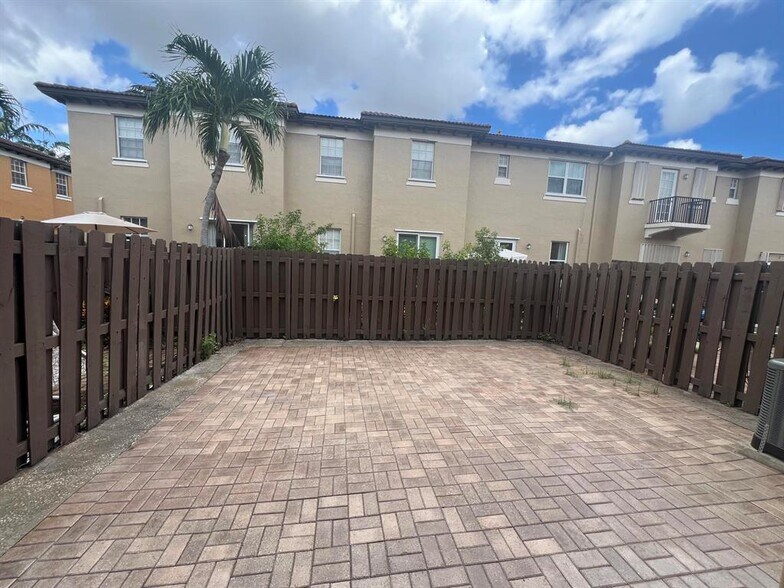 Building Photo - 8657 Blaze Ct