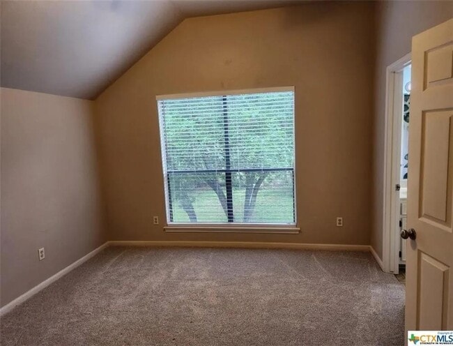 Building Photo - 305 Forest Dr