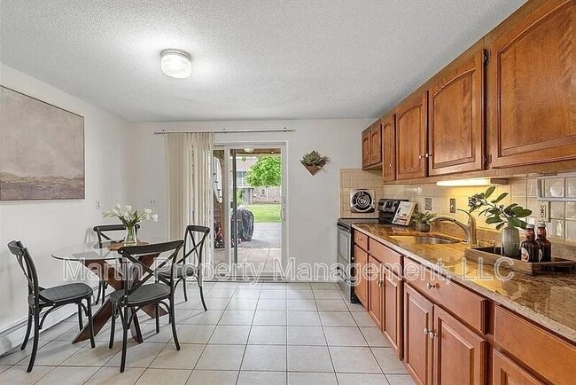 Building Photo - 70 A Washington Park Dr