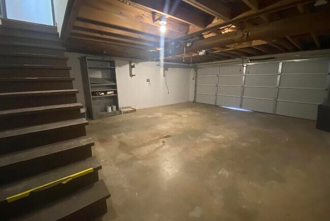 Building Photo - 8033 Navios Dr SE