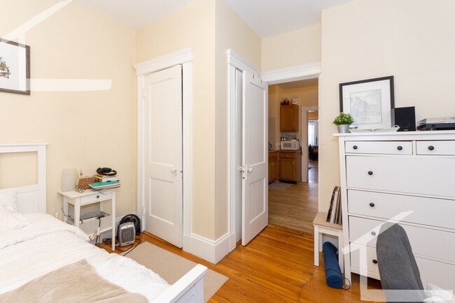 Building Photo - Very spacious 3 bed in Brookline...