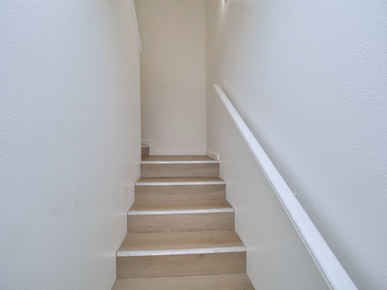 Stairs - 7226 Fresno St
