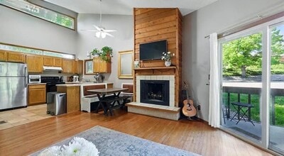 Building Photo - 821 Pebblewood Dr