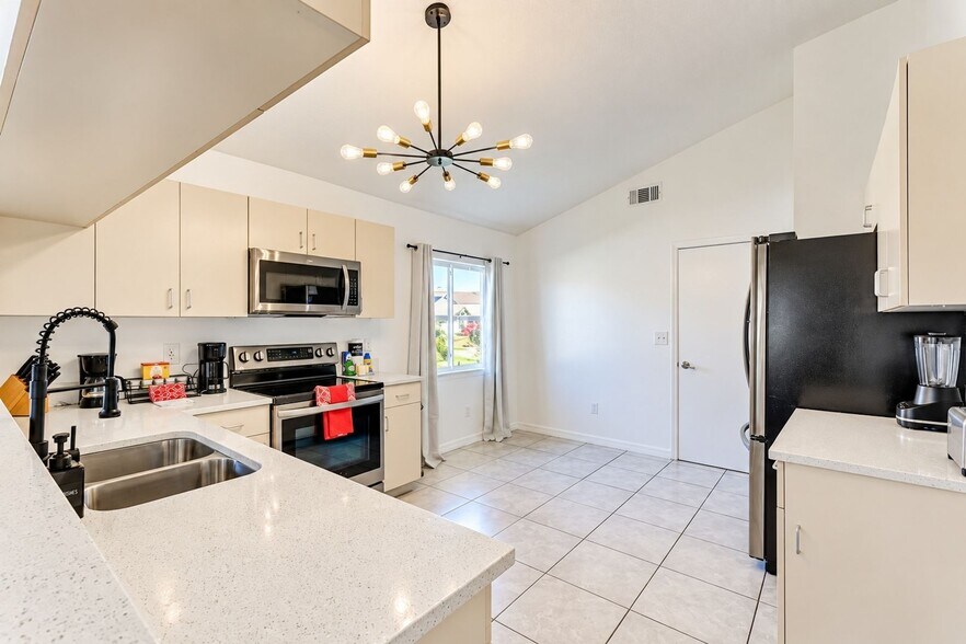 Building Photo - 2545 Montego Bay Blvd