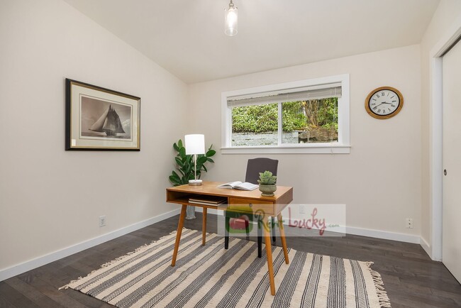Building Photo - VIEWS, VIEWS, VIEWS!! Stunning & LARGE 4-B...